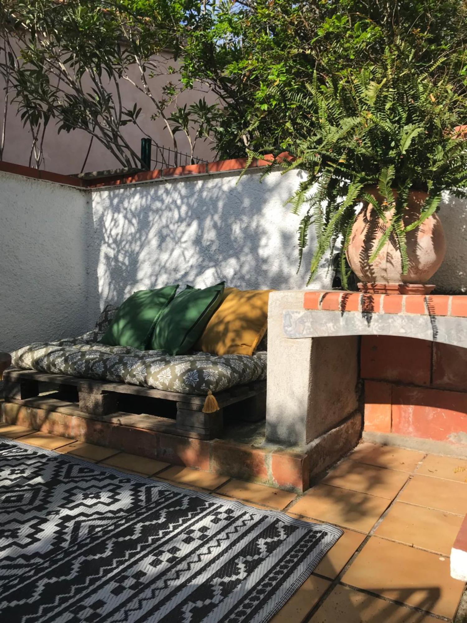 Le Mas Petit Thuir Exteriér fotografie